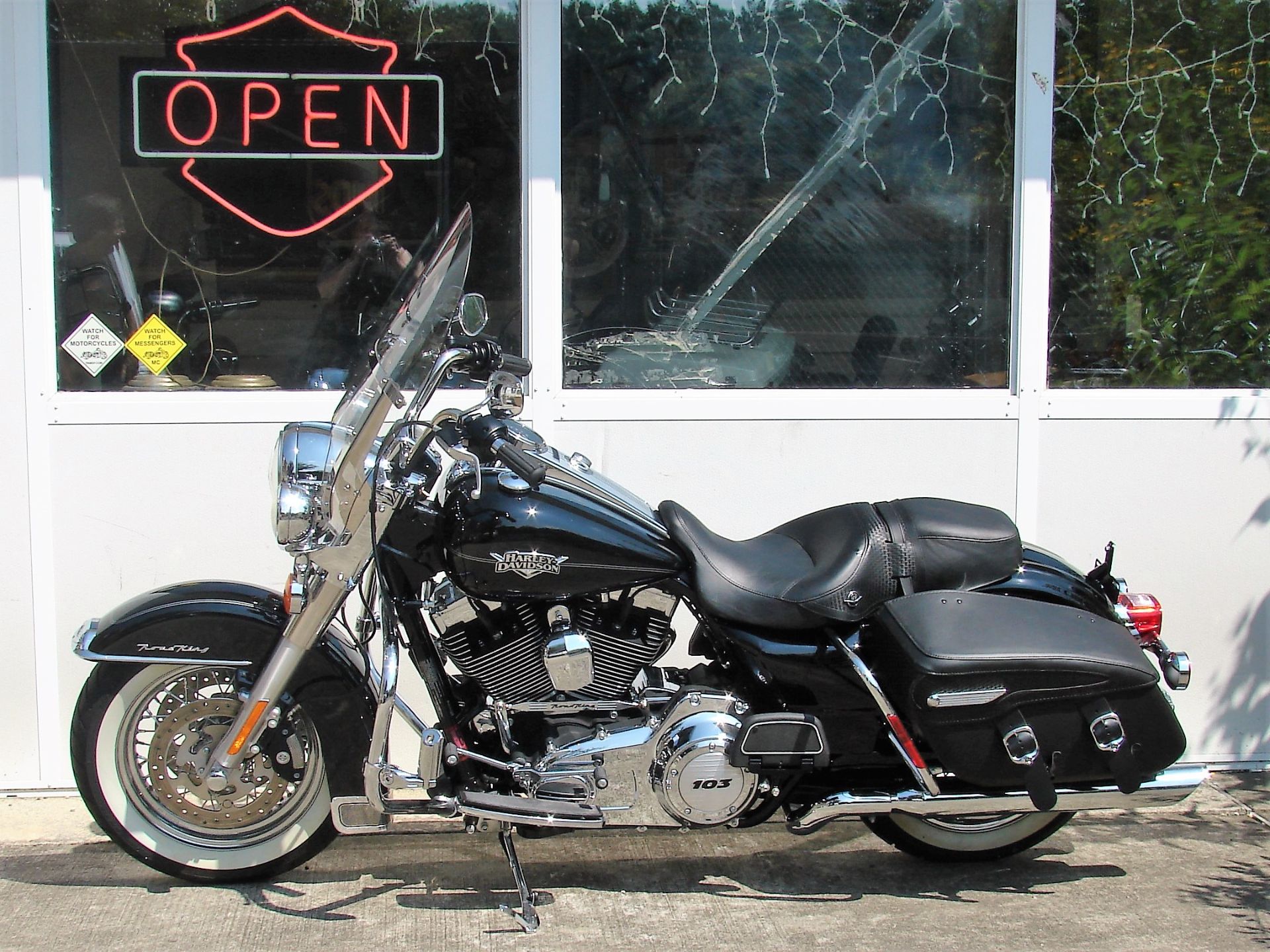 2011 Harley-Davidson Road King in Williamstown, New Jersey - Photo 16