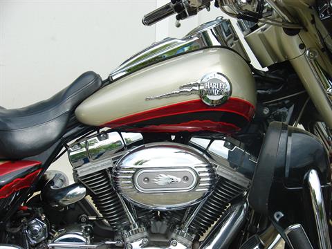 2006 Harley-Davidson Ultra Classic CVO in Williamstown, New Jersey - Photo 3