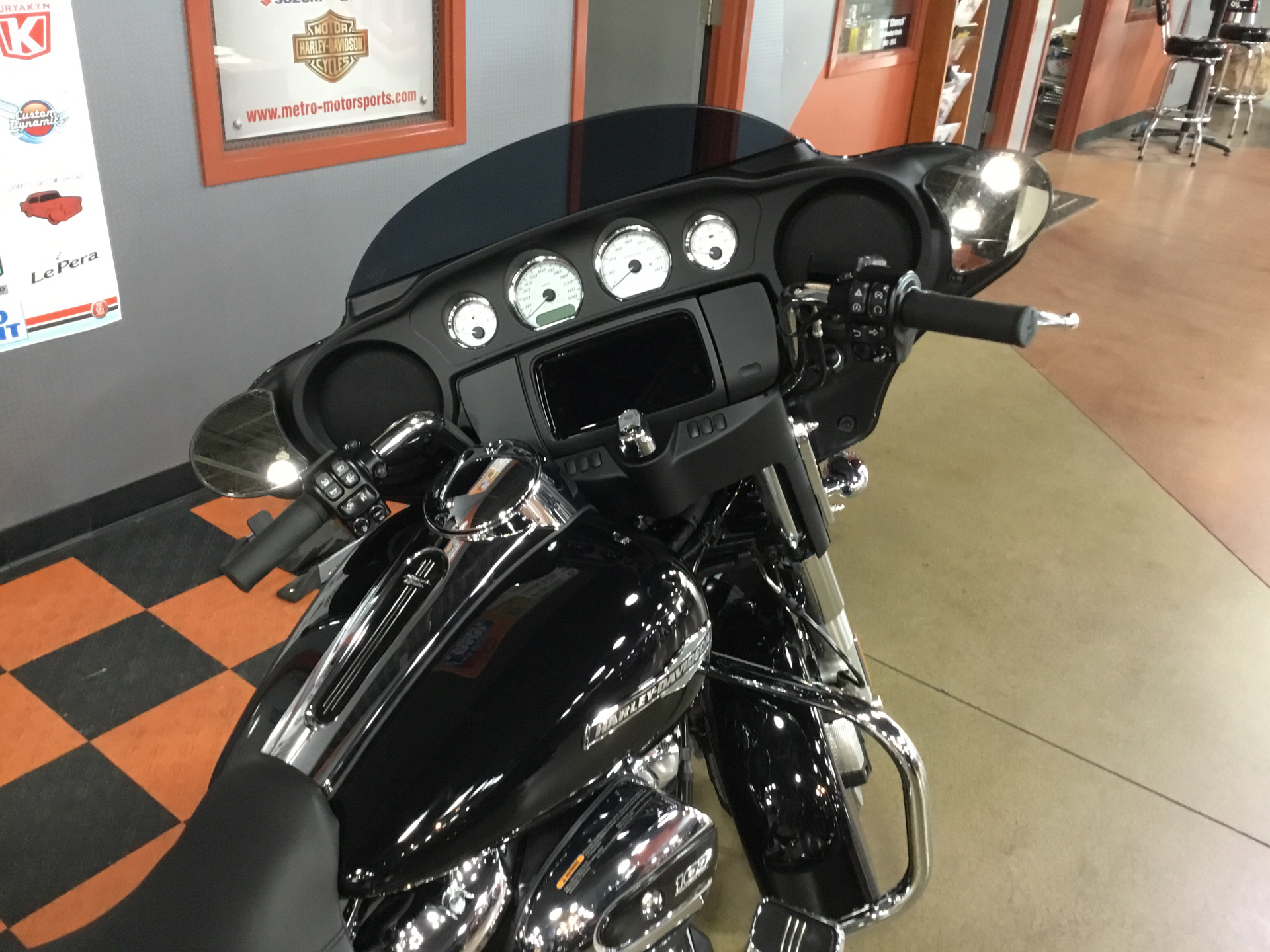 2022 Harley-Davidson Street Glide® in Cedar Rapids, Iowa - Photo 5