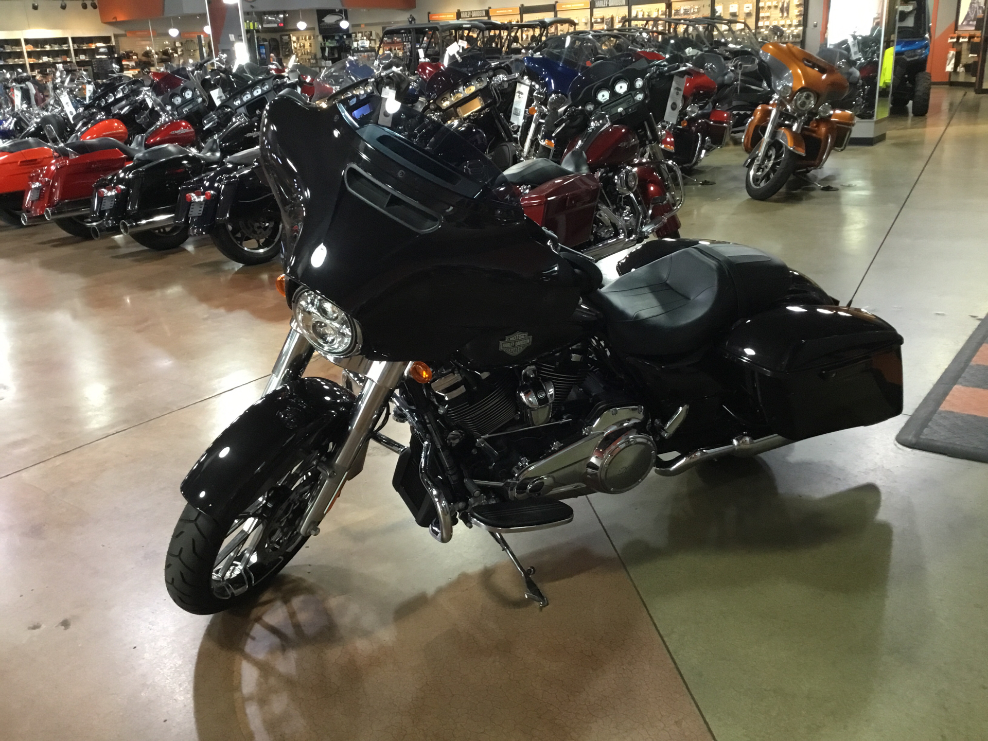 2021 Harley-Davidson Street Glide® Special in Cedar Rapids, Iowa - Photo 3