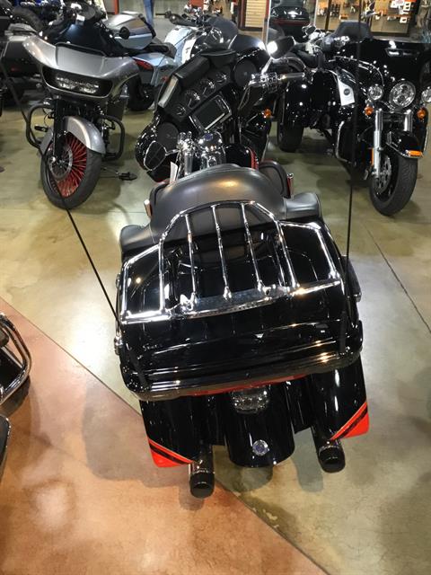 2016 Harley-Davidson CVO™ Limited in Cedar Rapids, Iowa - Photo 3