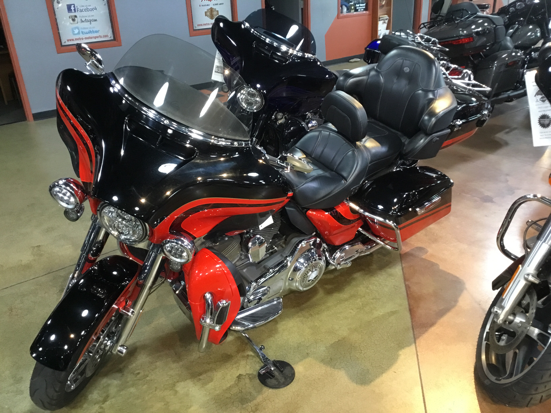 2016 Harley-Davidson CVO™ Limited in Cedar Rapids, Iowa - Photo 4