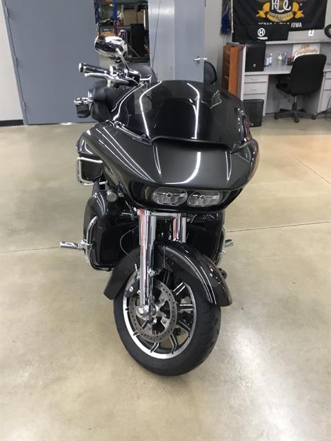 2019 Harley-Davidson Road Glide® Ultra in Cedar Rapids, Iowa - Photo 2