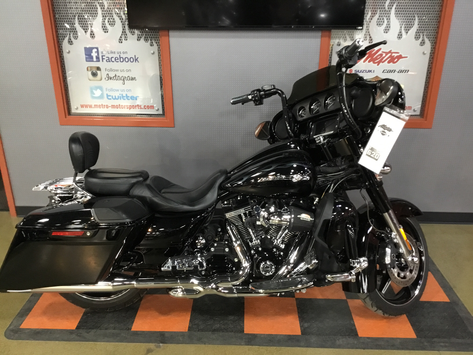 2016 Harley-Davidson CVO™ Street Glide® in Cedar Rapids, Iowa - Photo 1