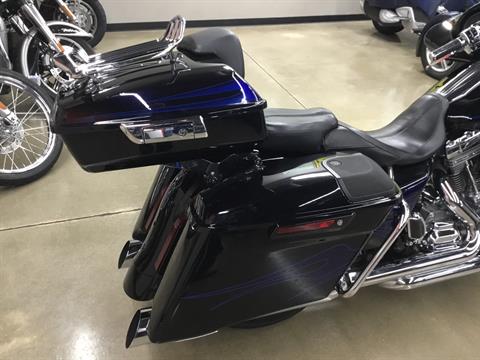 2016 Harley-Davidson CVO™ Street Glide® in Cedar Rapids, Iowa - Photo 5