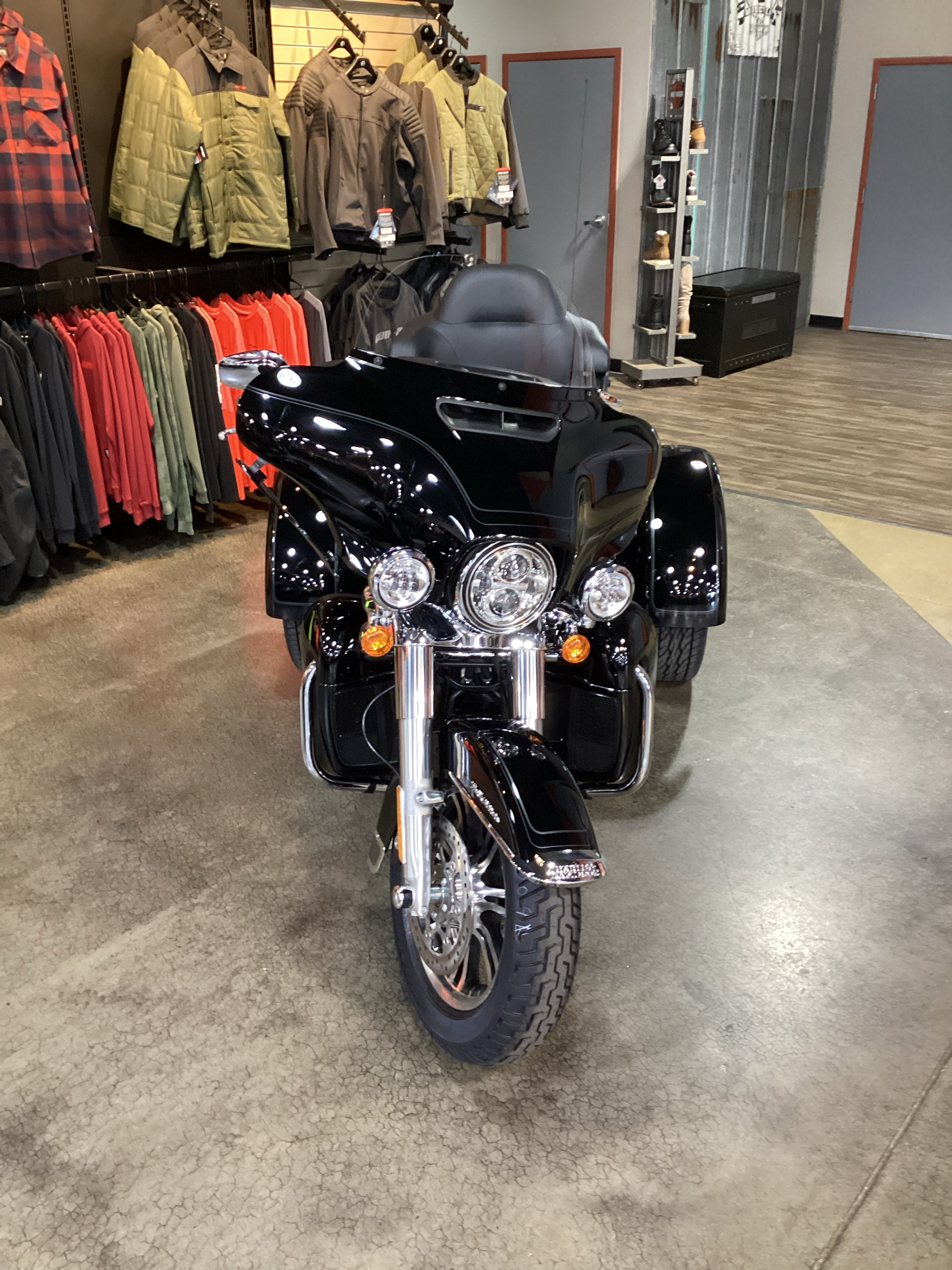 2024 Harley-Davidson Tri Glide® Ultra in Cedar Rapids, Iowa - Photo 2