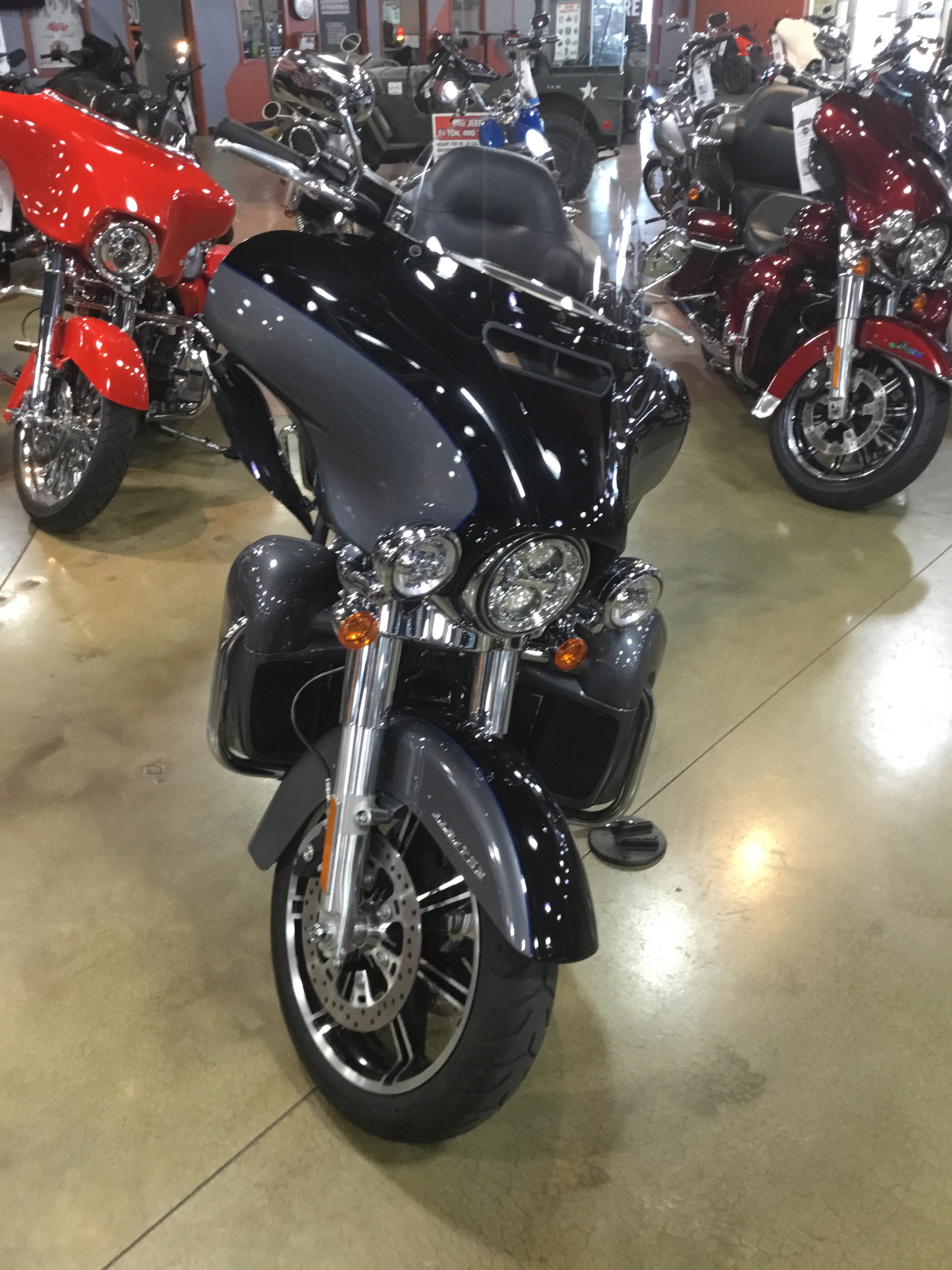 2021 Harley-Davidson Ultra Limited in Cedar Rapids, Iowa - Photo 2
