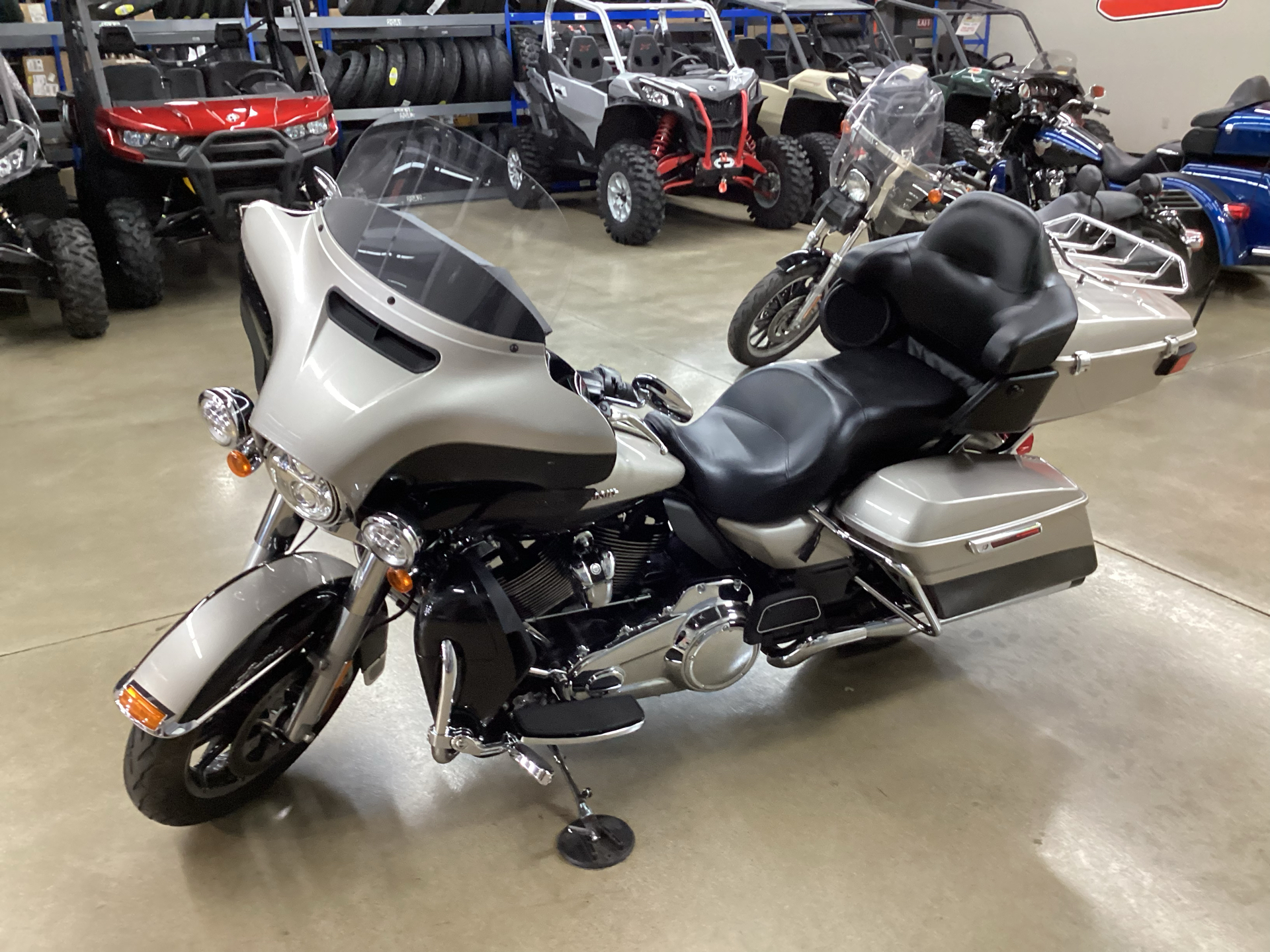 2018 Harley-Davidson Ultra Limited in Cedar Rapids, Iowa - Photo 3