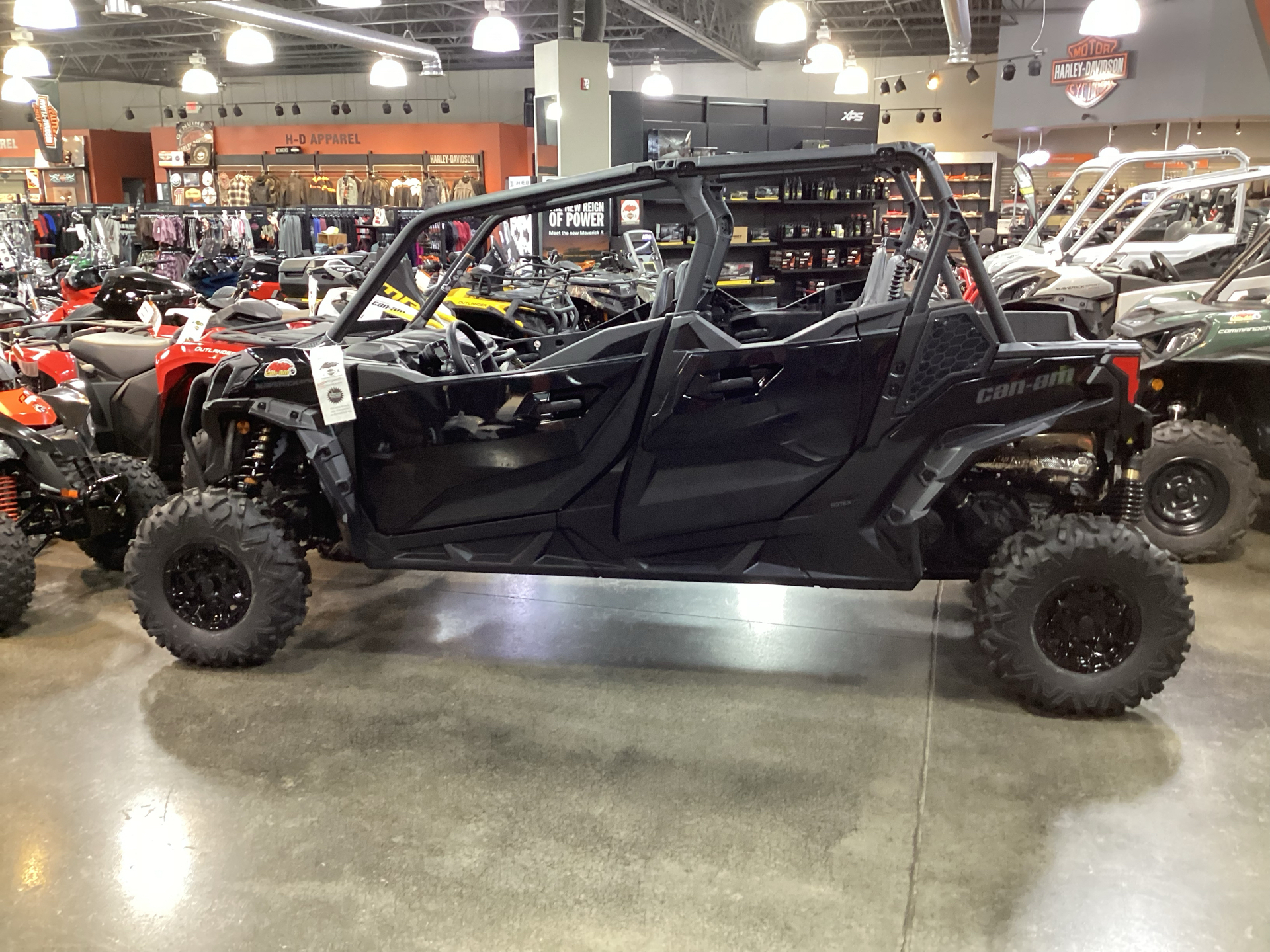 2023 Can-Am Maverick Sport Max DPS in Cedar Rapids, Iowa - Photo 3