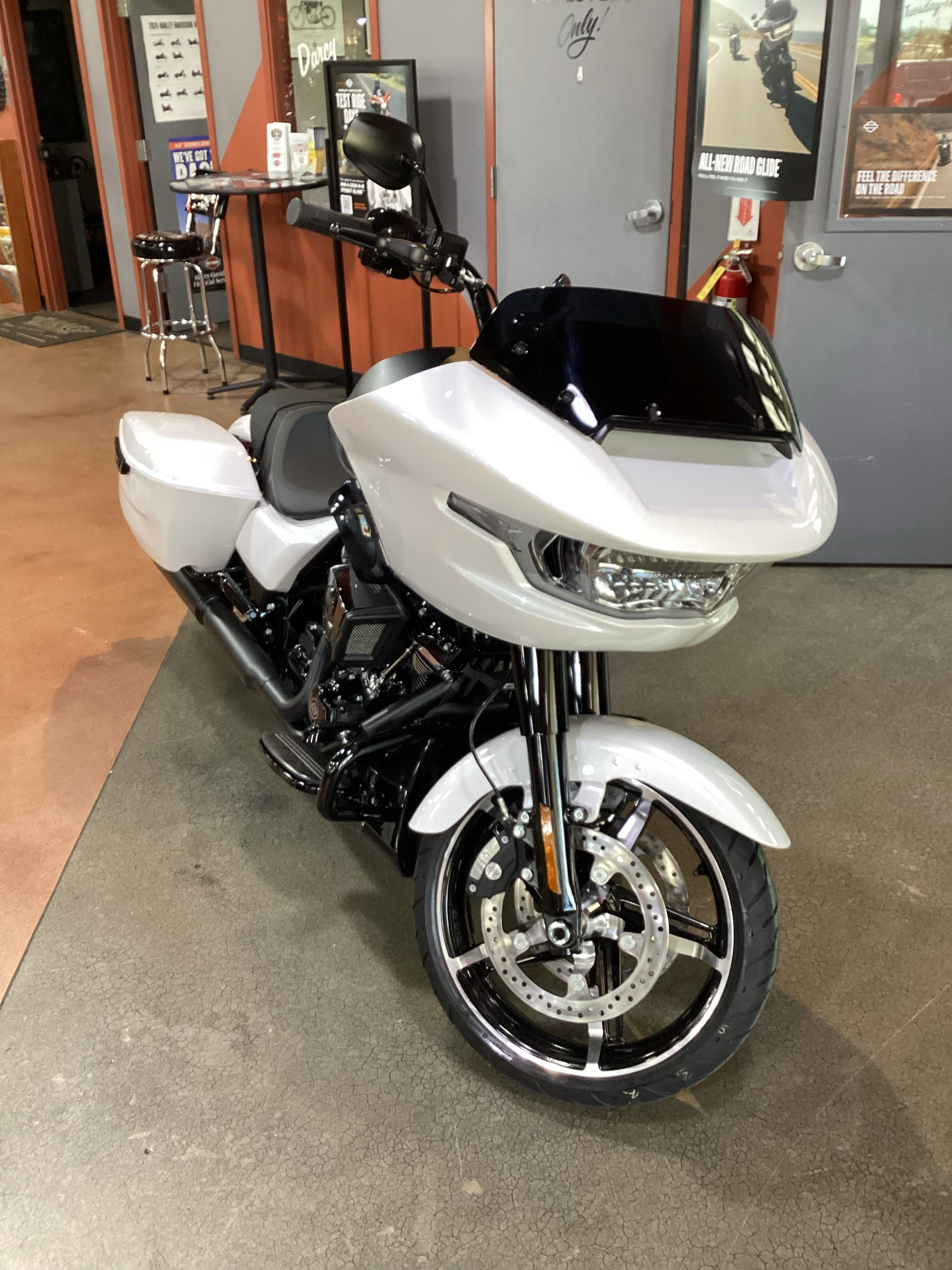 2024 Harley-Davidson Road Glide® in Cedar Rapids, Iowa - Photo 2