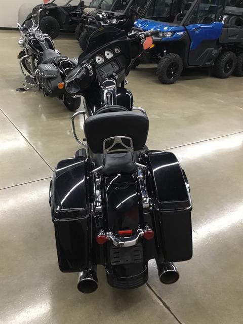 2015 Harley-Davidson Street Glide® in Cedar Rapids, Iowa - Photo 4