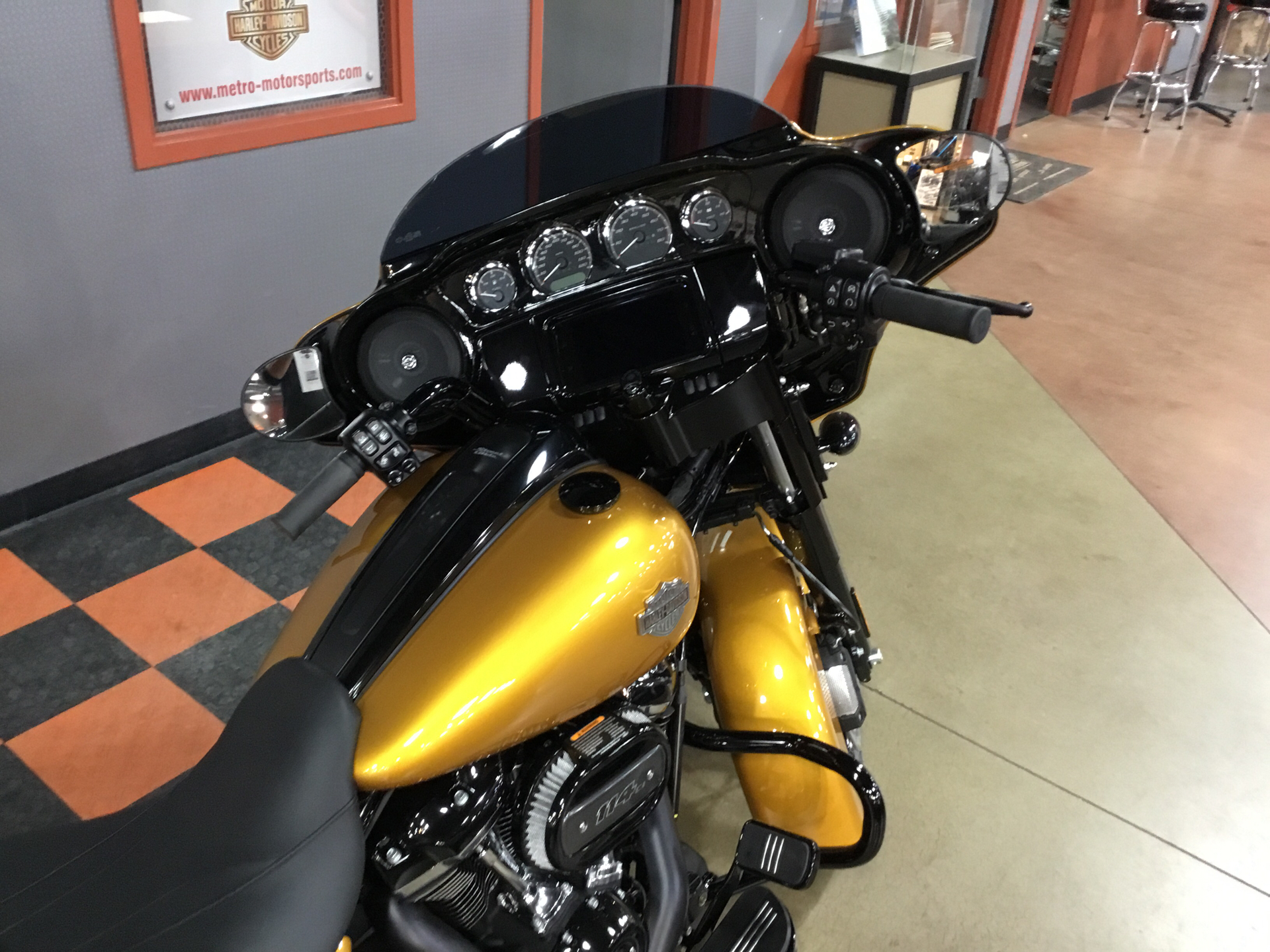 2023 Harley-Davidson Street Glide® Special in Cedar Rapids, Iowa - Photo 5