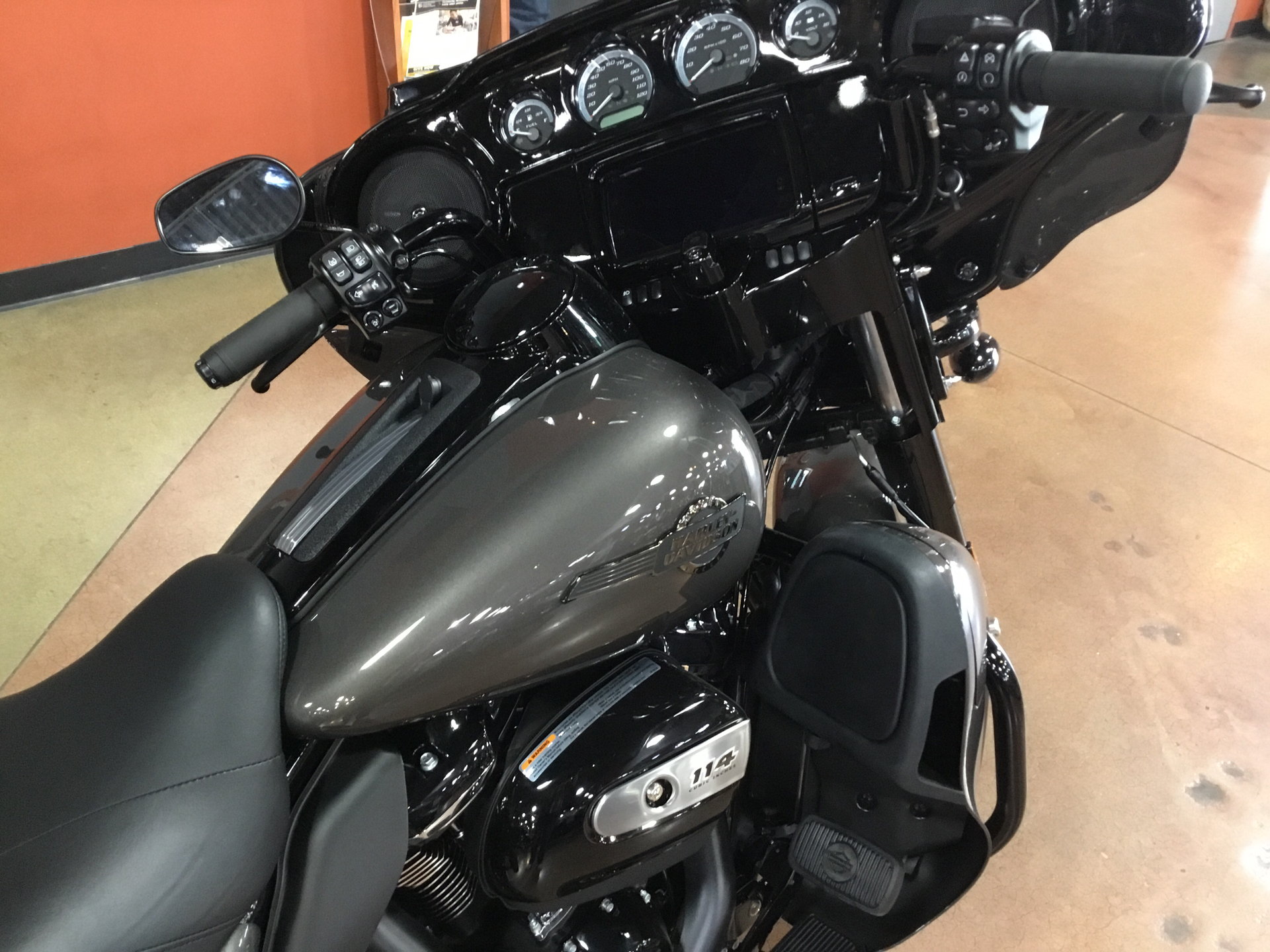 2023 Harley-Davidson Ultra Limited in Cedar Rapids, Iowa - Photo 5