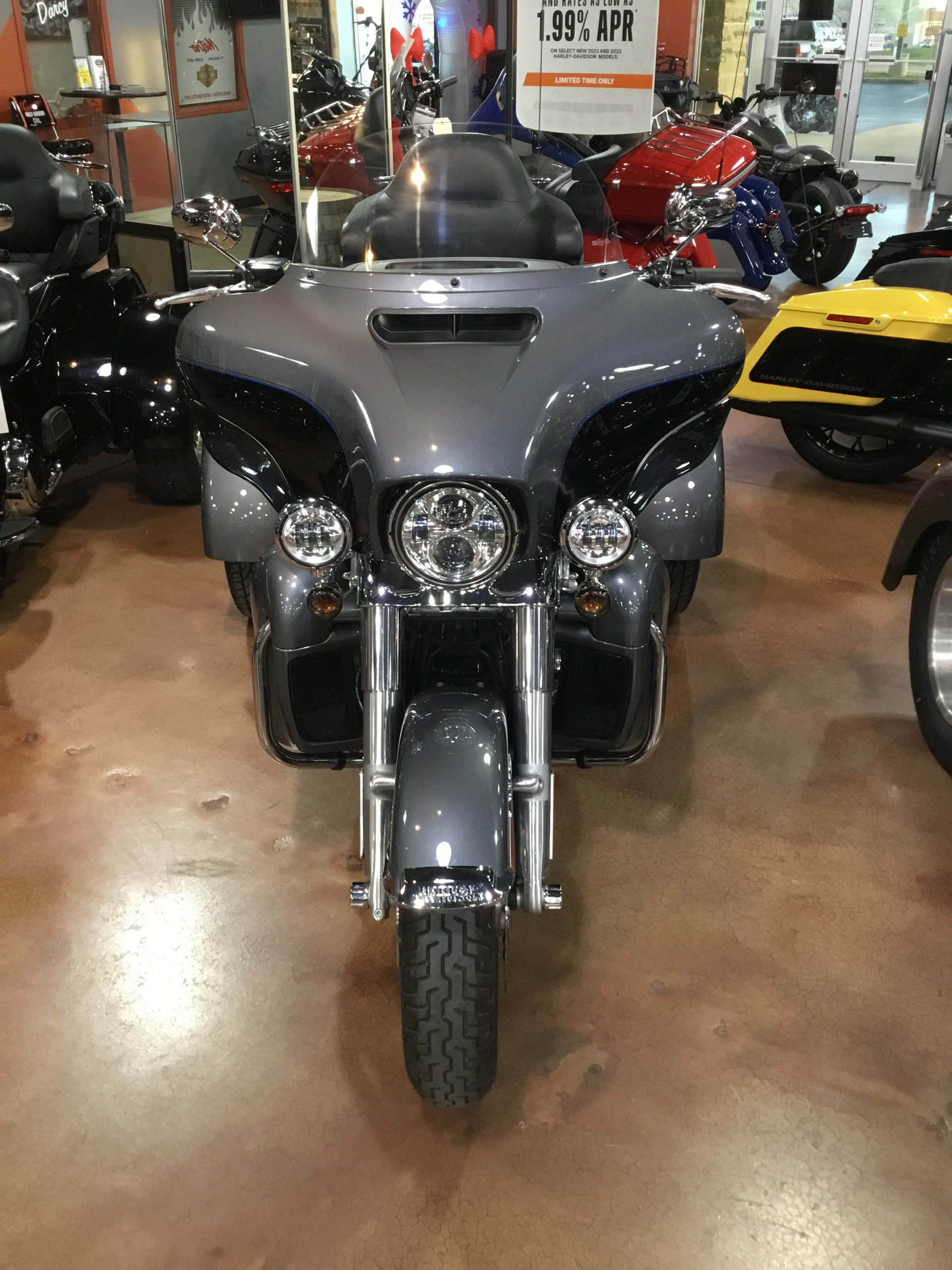 2021 Harley-Davidson Tri Glide® Ultra in Cedar Rapids, Iowa - Photo 2