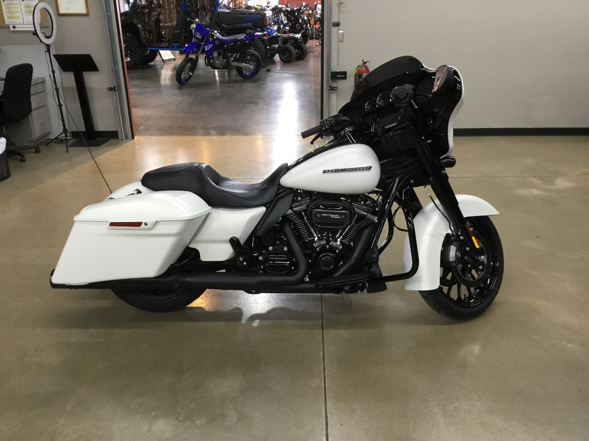 2018 Harley-Davidson Street Glide® Special in Cedar Rapids, Iowa - Photo 1