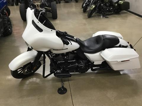 2018 Harley-Davidson Street Glide® Special in Cedar Rapids, Iowa - Photo 3