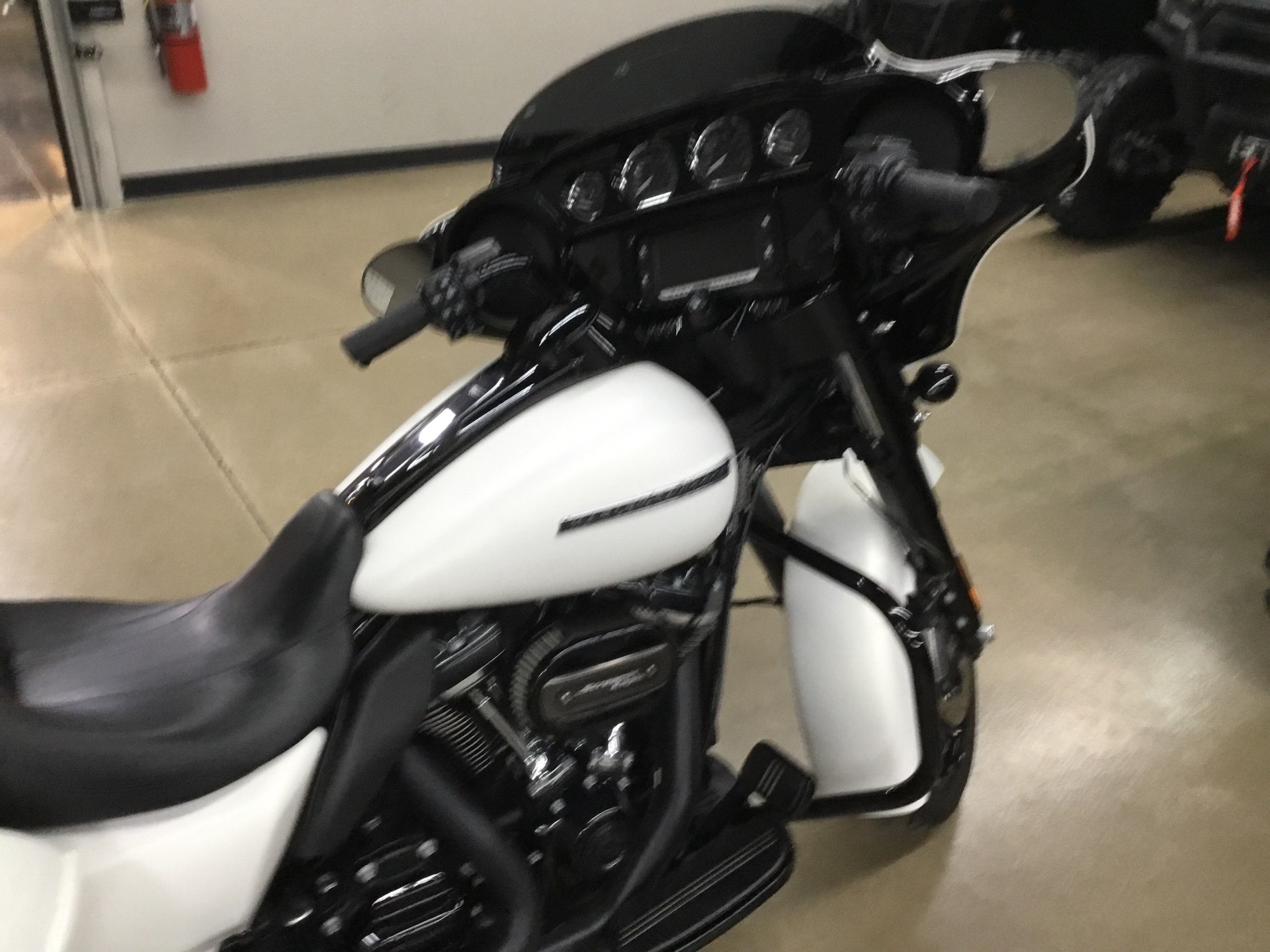 2018 Harley-Davidson Street Glide® Special in Cedar Rapids, Iowa - Photo 5