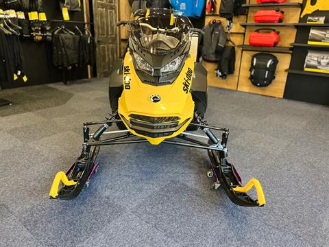 2025 Ski-Doo MXZ Sport 137 600 EFI ES RipSaw 1.25 in Epsom, New Hampshire - Photo 5