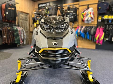 2025 Ski-Doo MXZ Adrenaline w/ Blizzard Package 137 850 E-TEC ES Ice Ripper XT 1.25 in Epsom, New Hampshire - Photo 8