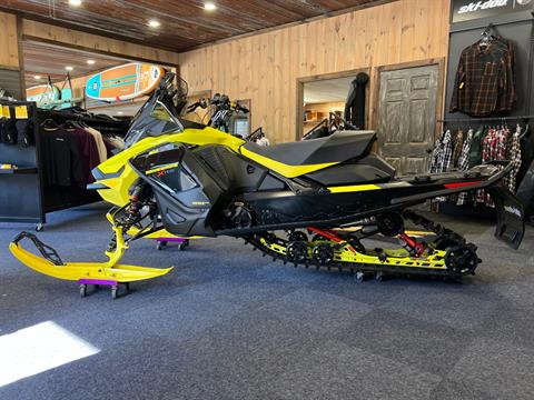 2022 Ski-Doo Renegade X-RS 900 ACE Turbo R ES w/ Smart-Shox, Ice Ripper XT 1.5 in Epsom, New Hampshire - Photo 5