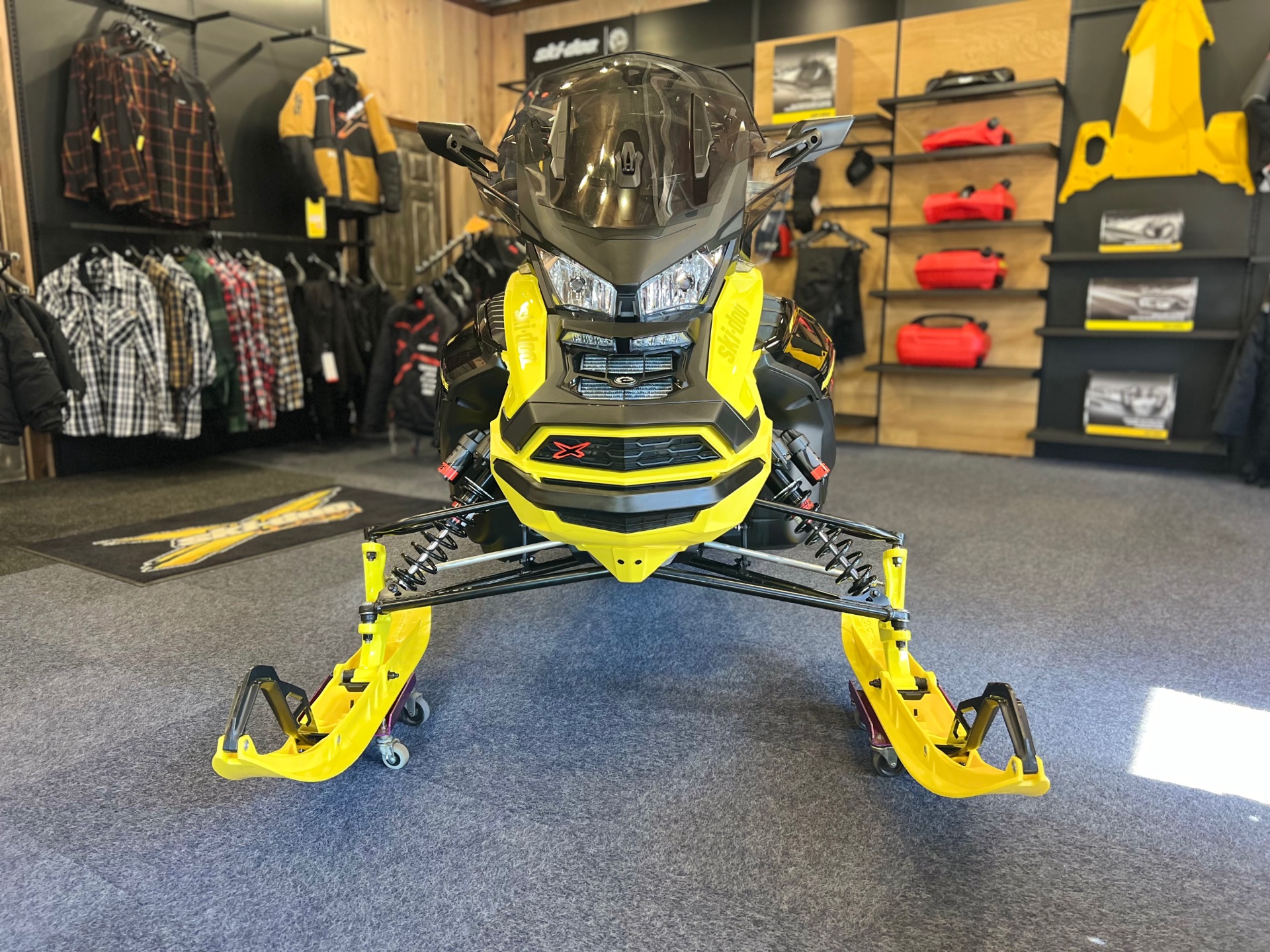 2022 Ski-Doo Renegade X-RS 900 ACE Turbo R ES w/ Smart-Shox, Ice Ripper XT 1.5 in Epsom, New Hampshire - Photo 6