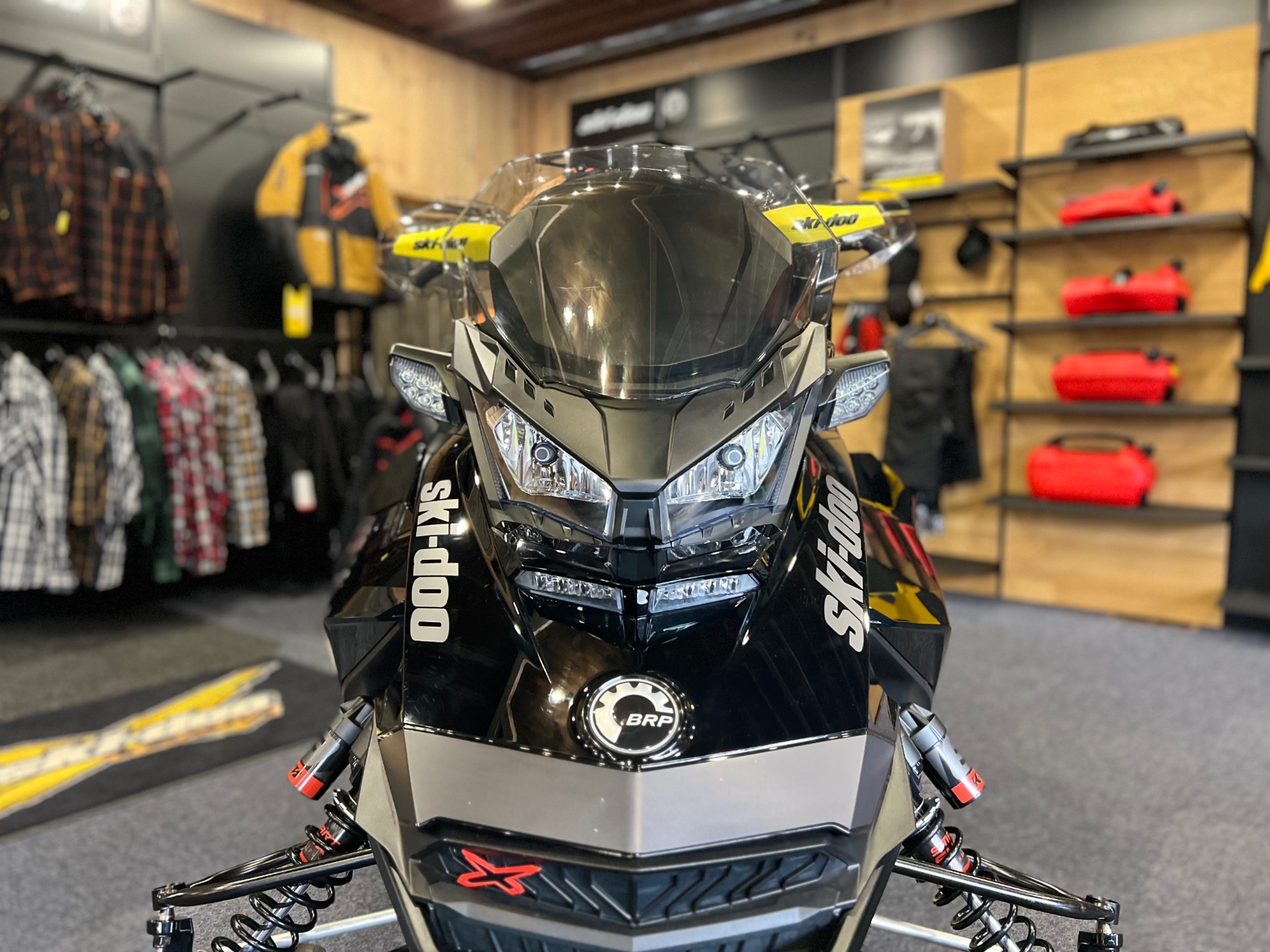 2022 Ski-Doo Renegade X-RS 850 E-TEC ES w/ Smart-Shox, Ice Ripper XT 1.5 w/ Premium Color Display in Epsom, New Hampshire - Photo 5