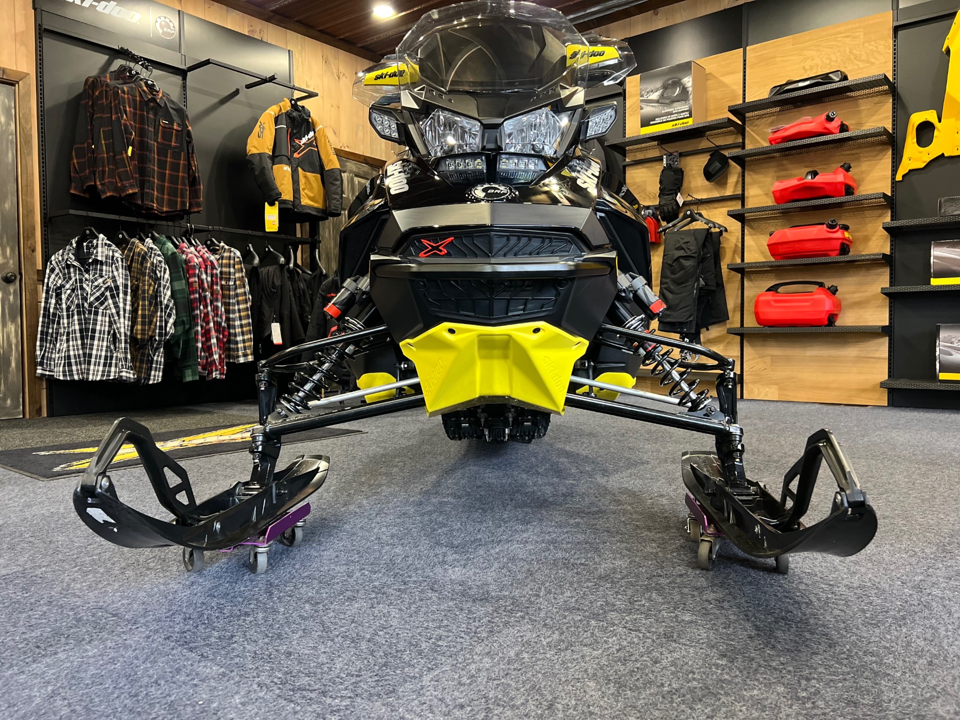 2022 Ski-Doo Renegade X-RS 850 E-TEC ES w/ Smart-Shox, Ice Ripper XT 1.5 w/ Premium Color Display in Epsom, New Hampshire - Photo 6