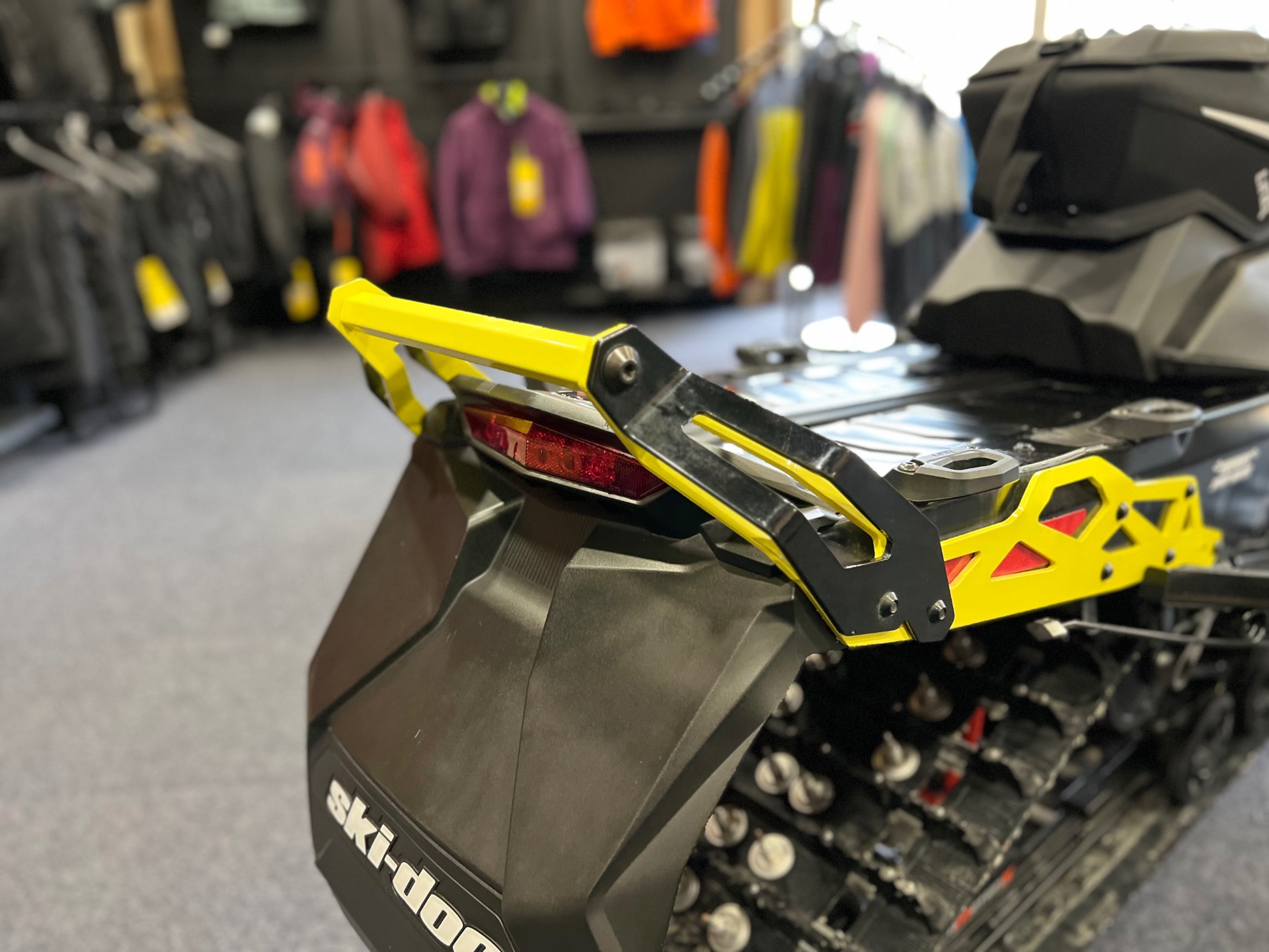 2022 Ski-Doo Renegade X-RS 850 E-TEC ES w/ Smart-Shox, Ice Ripper XT 1.5 w/ Premium Color Display in Epsom, New Hampshire - Photo 11