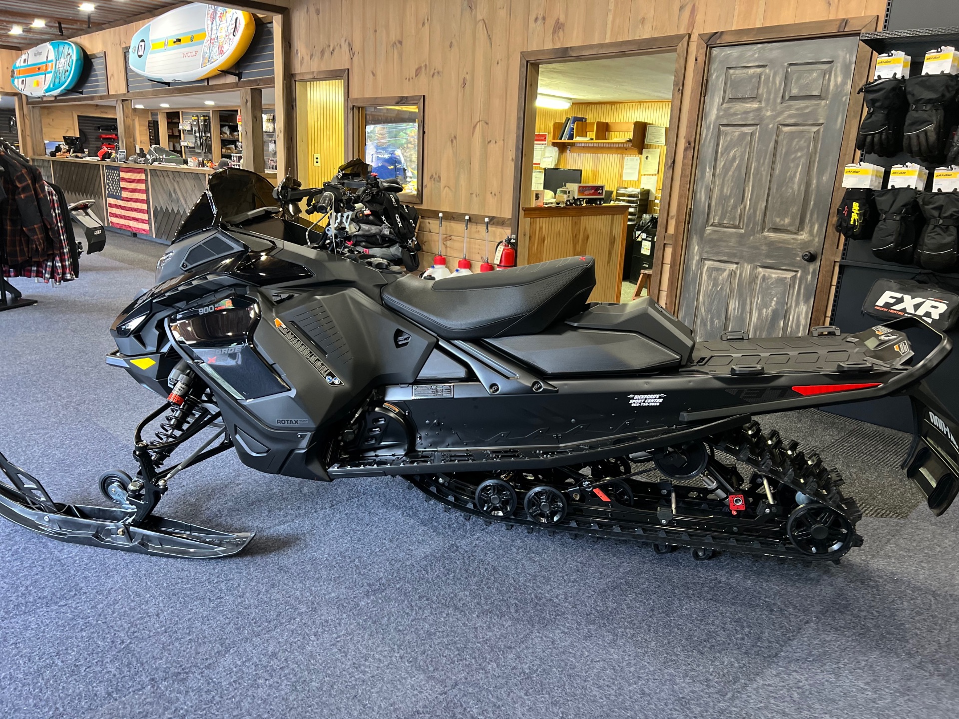 2025 Ski-Doo Renegade X-RS 900 ACE Turbo R ES Ice Ripper XT 1.5 Smart-Shox w/ 10.25 in. Touchscreen in Epsom, New Hampshire - Photo 4