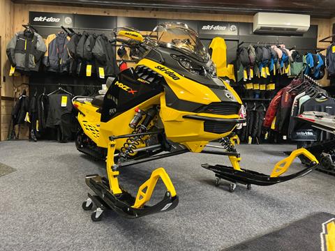 2025 Ski-Doo MXZ X 137 600R E-TEC ES Ice Ripper XT 1.5 w/ 10.25 in. Touchscreen in Epsom, New Hampshire