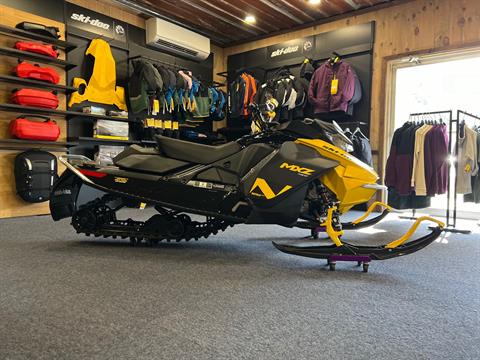 2025 Ski-Doo MXZ NEO+ 600 EFI ES RipSaw 1.25 in Epsom, New Hampshire - Photo 2