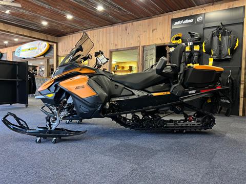 2025 Ski-Doo Grand Touring LE w/ Platinum Package 900 ACE Turbo R ES Silent Ice Track II 1.25 w/ 10.25 in. Touchscreen in Epsom, New Hampshire - Photo 4