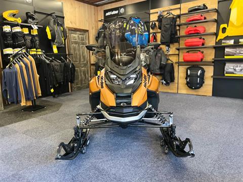 2025 Ski-Doo Grand Touring LE w/ Platinum Package 900 ACE Turbo R ES Silent Ice Track II 1.25 w/ 10.25 in. Touchscreen in Epsom, New Hampshire - Photo 5