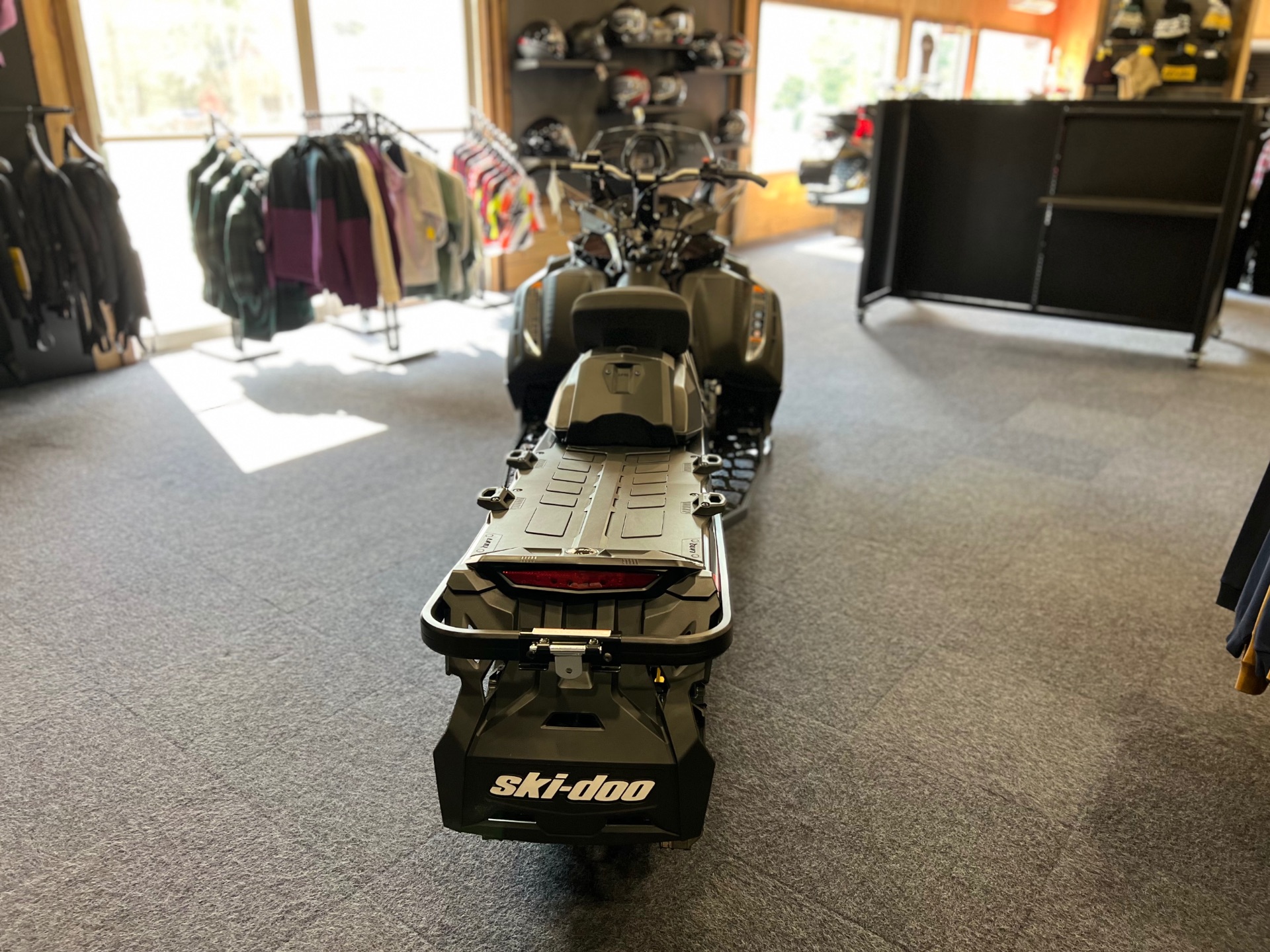 2025 Ski-Doo Tundra LE 600 EFI ES Charger 1.5 in Epsom, New Hampshire - Photo 3