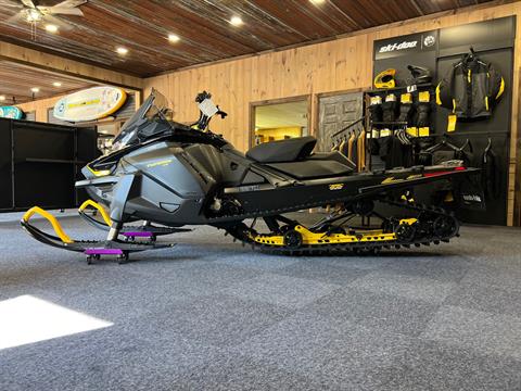 2025 Ski-Doo Tundra LE 600 EFI ES Charger 1.5 in Epsom, New Hampshire - Photo 4