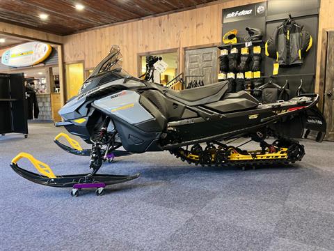 2025 Ski-Doo Renegade Adrenaline 900 ACE Turbo R ES Ripsaw 1.25 in Epsom, New Hampshire - Photo 4