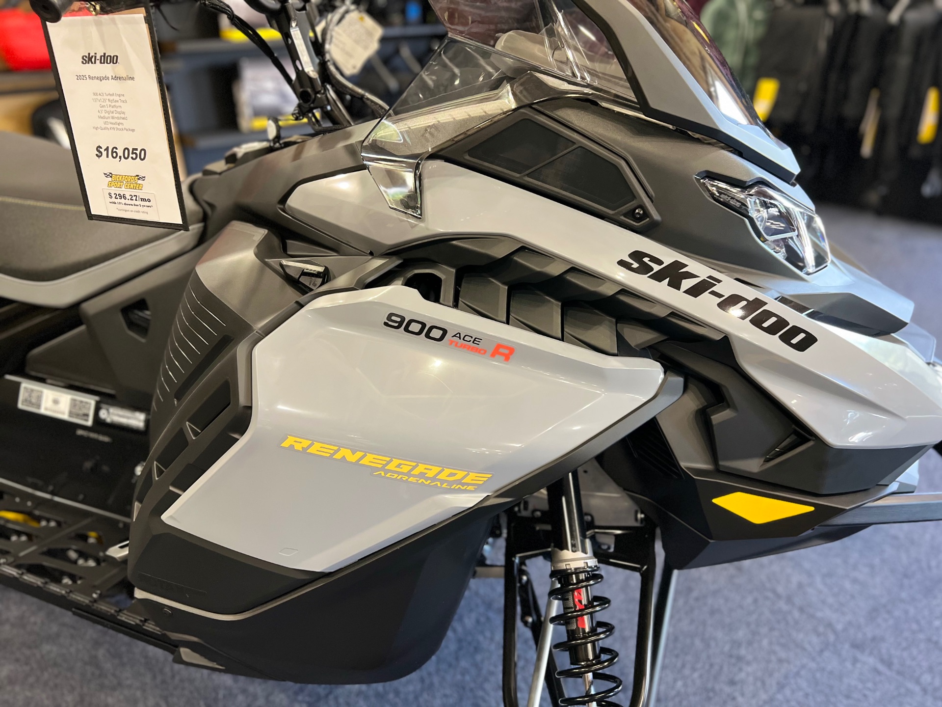 2025 Ski-Doo Renegade Adrenaline 900 ACE Turbo R ES Ripsaw 1.25 in Epsom, New Hampshire - Photo 6