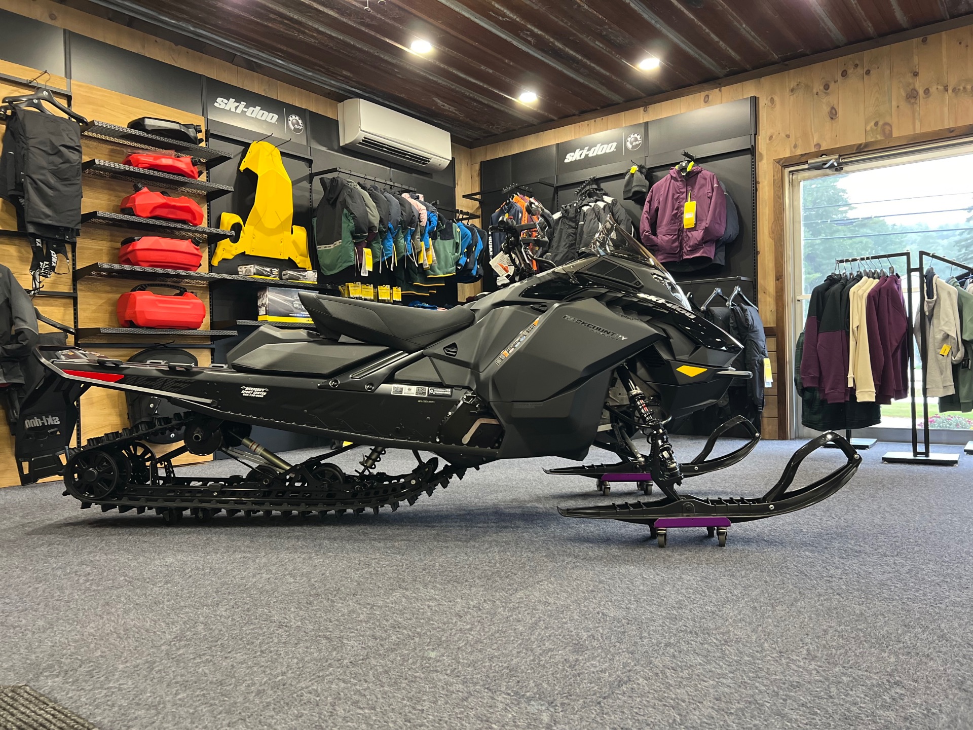 2025 Ski-Doo Backcountry Adrenaline 850 E-TEC ES Cobra 1.6 in Epsom, New Hampshire - Photo 2