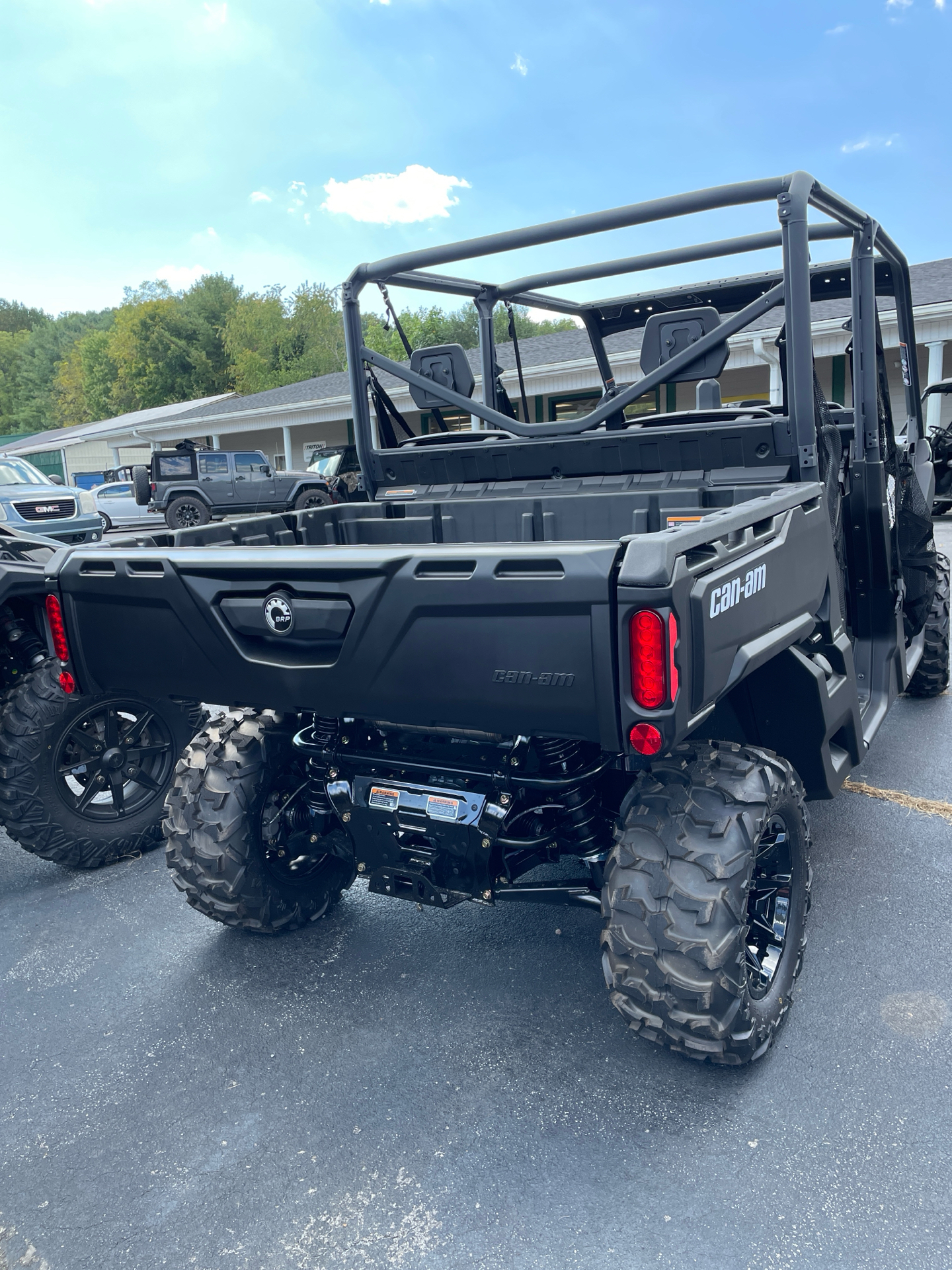 2025 Can-Am Defender MAX DPS HD9 in Elizabethton, Tennessee - Photo 3