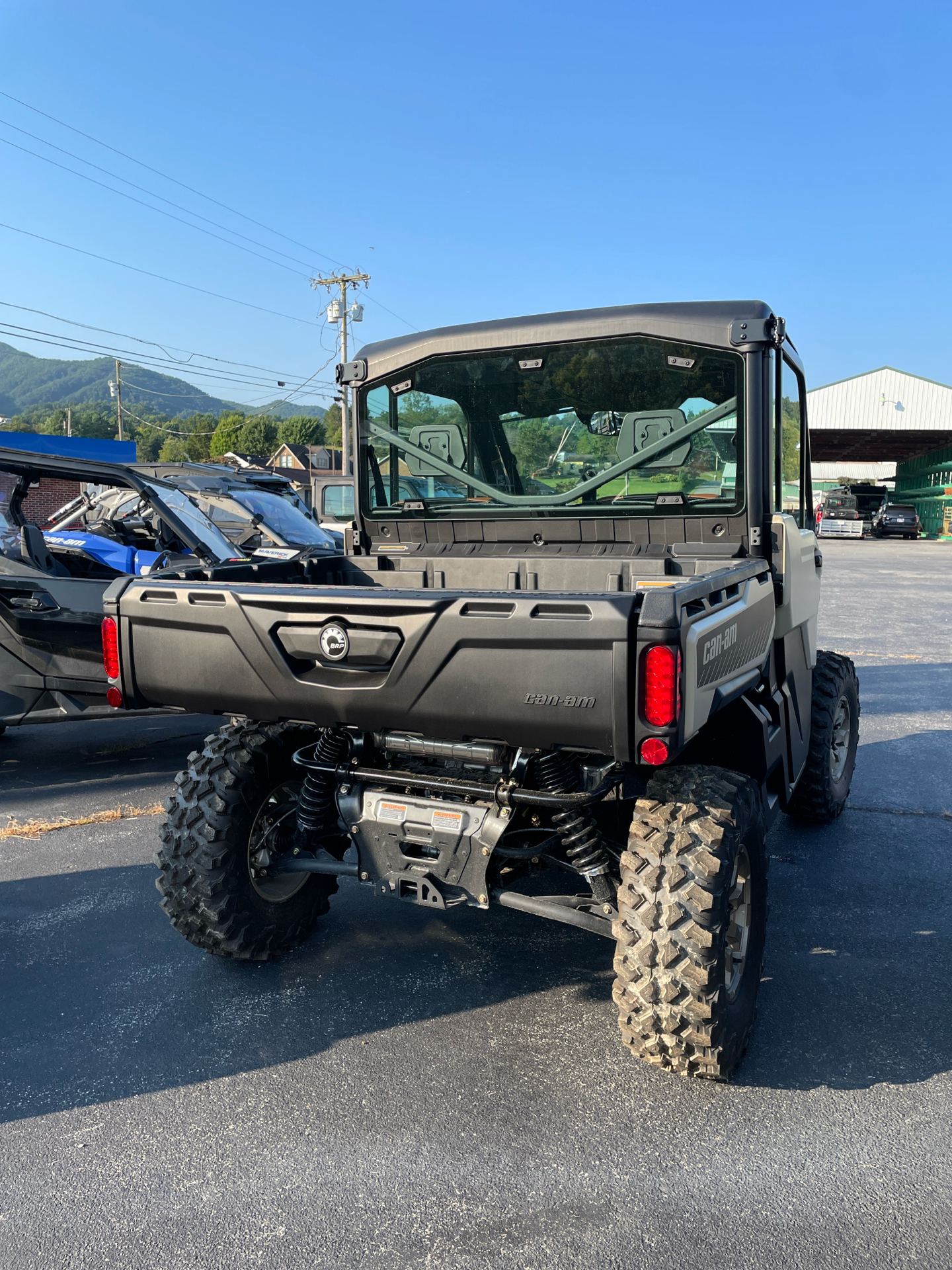 2024 Can-Am Defender Limited in Elizabethton, Tennessee - Photo 2