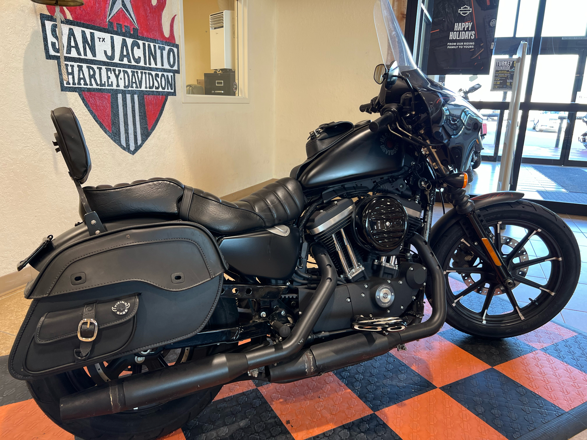 2019 Harley-Davidson Iron 883™ in Pasadena, Texas - Photo 3