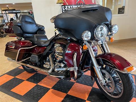 2015 Harley-Davidson Electra Glide® Ultra Classic® Low in Pasadena, Texas - Photo 2