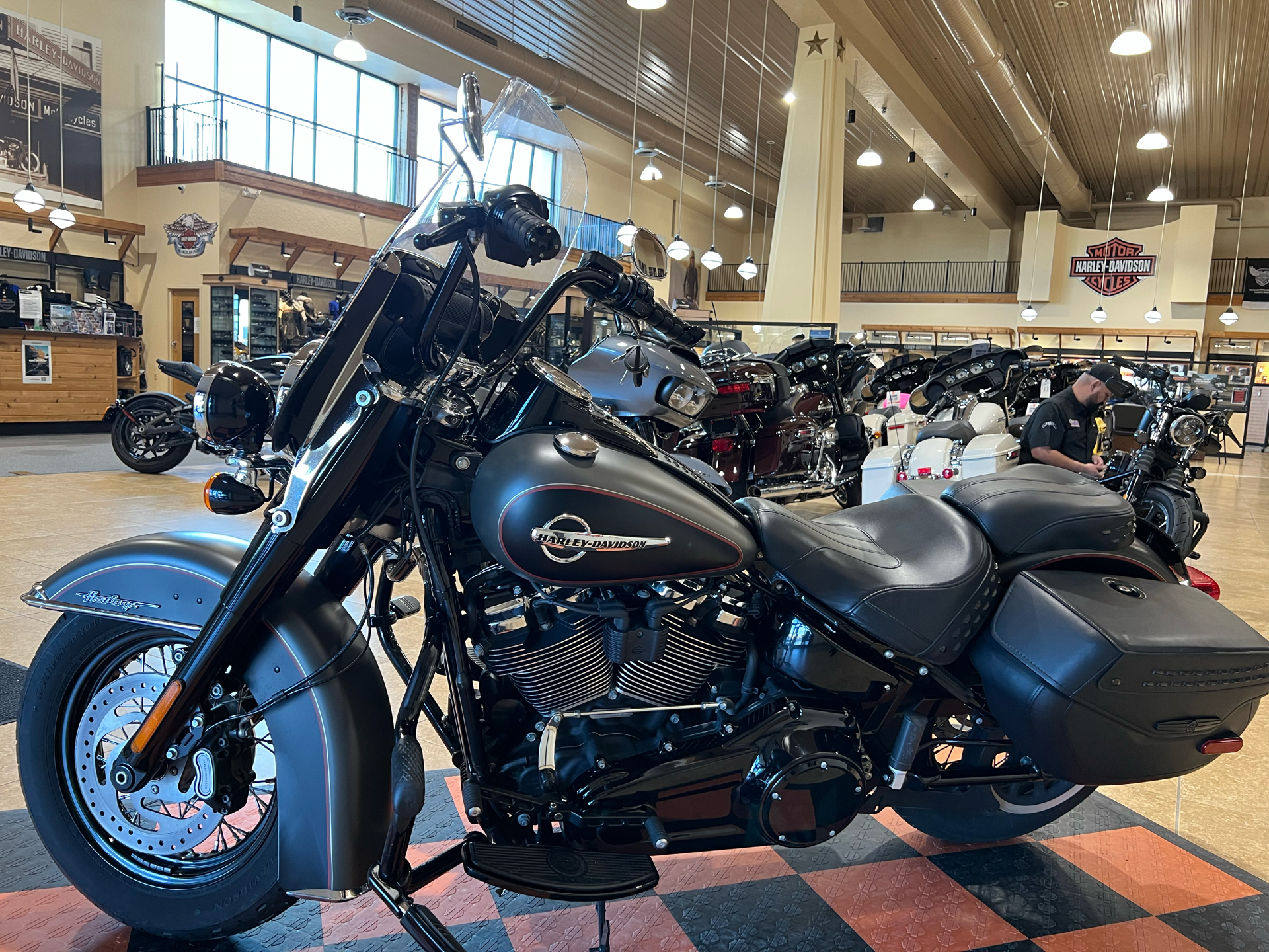 2018 Harley-Davidson Heritage Classic in Pasadena, Texas - Photo 4