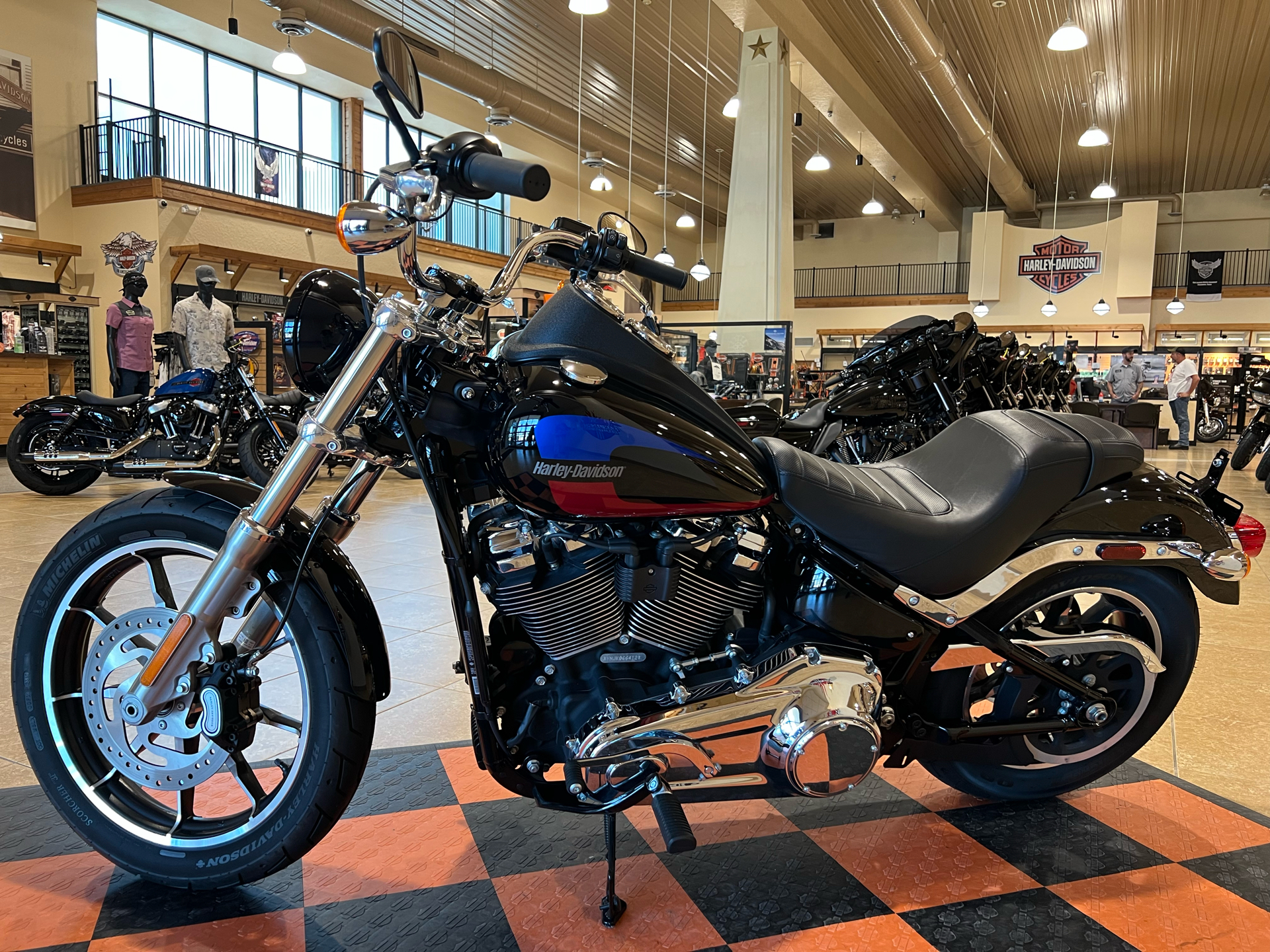 2019 Harley-Davidson Low Rider® in Pasadena, Texas - Photo 4