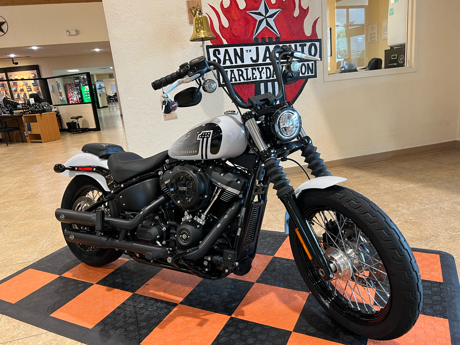 2019 Harley-Davidson Street Bob® in Pasadena, Texas - Photo 2