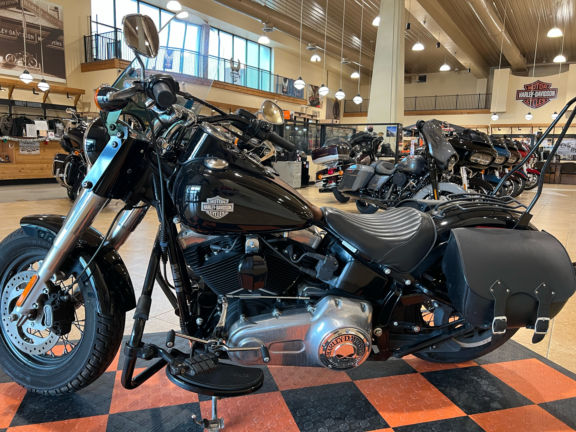 2015 Harley-Davidson Softail Slim® in Pasadena, Texas - Photo 4