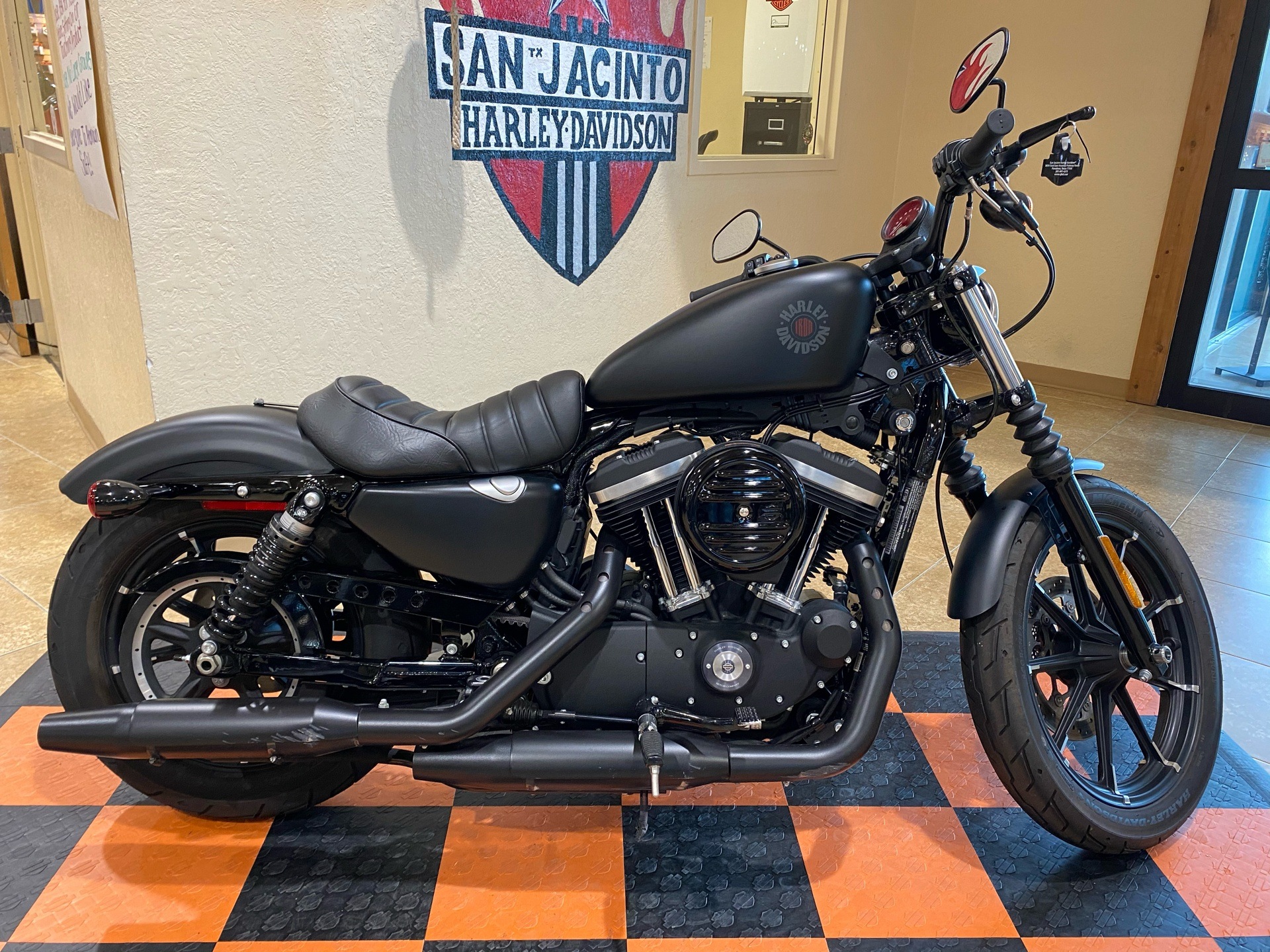 Certified Pre Owned 2020 Harley Davidson Iron 883 Motorcycles In Pasadena Tx 419057 Black Denim