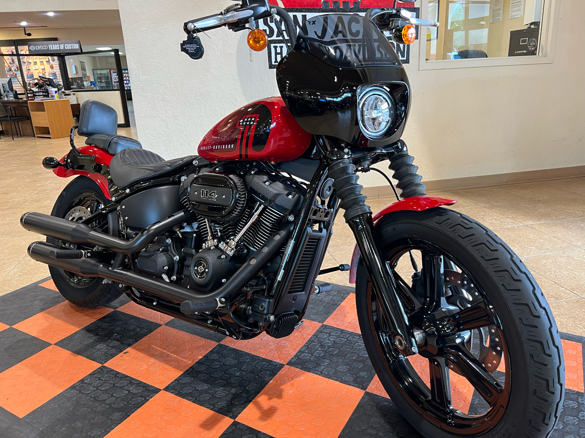 2022 Harley-Davidson Street Bob® 114 in Pasadena, Texas - Photo 2
