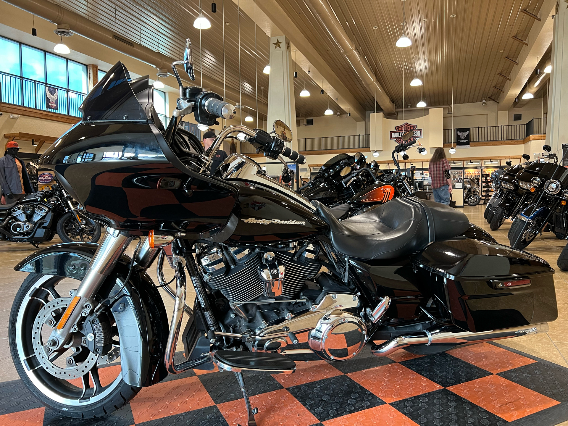 2019 Harley-Davidson Road Glide® in Pasadena, Texas - Photo 4