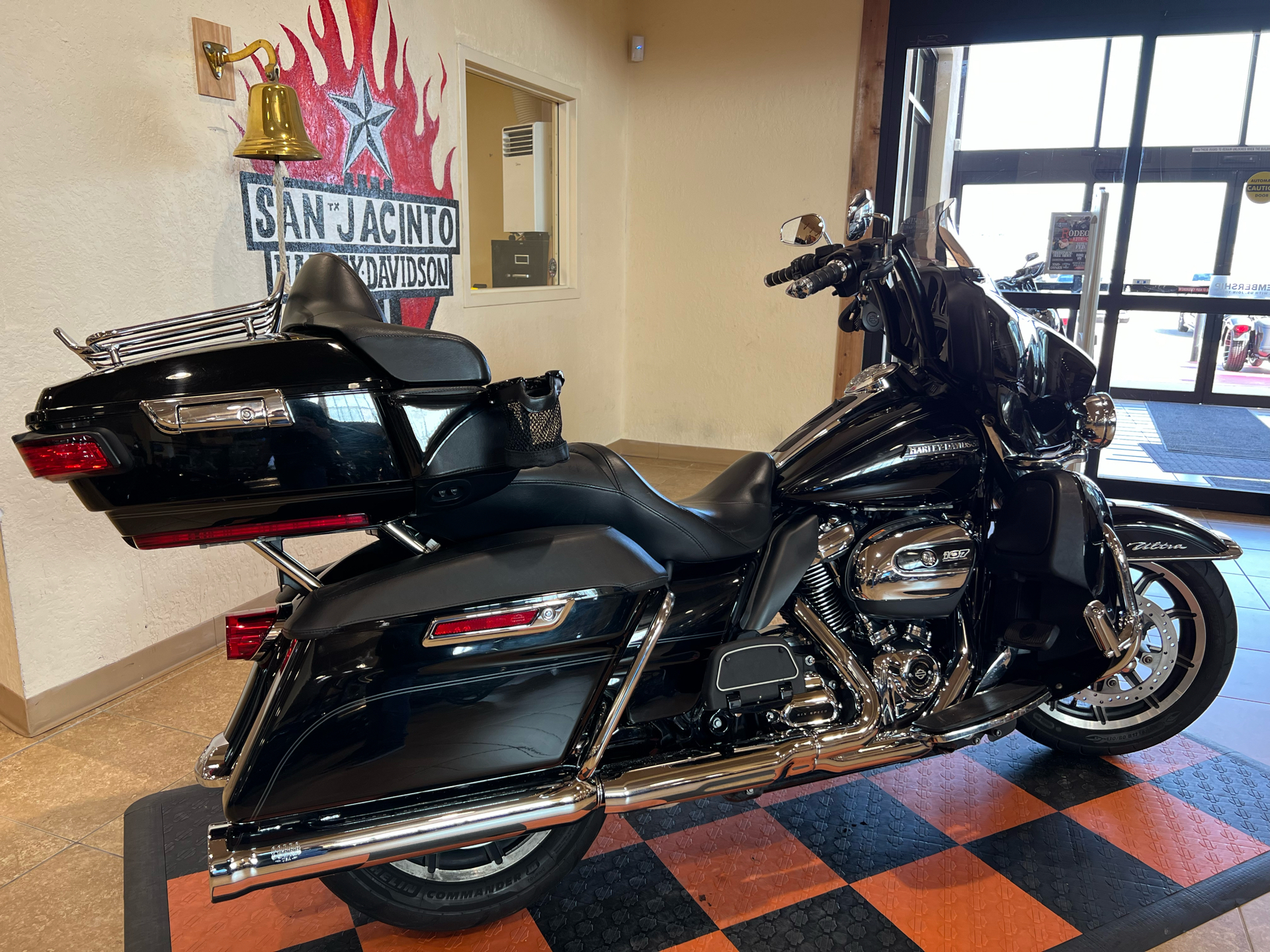 2019 Harley-Davidson Electra Glide® Ultra Classic® in Pasadena, Texas - Photo 3